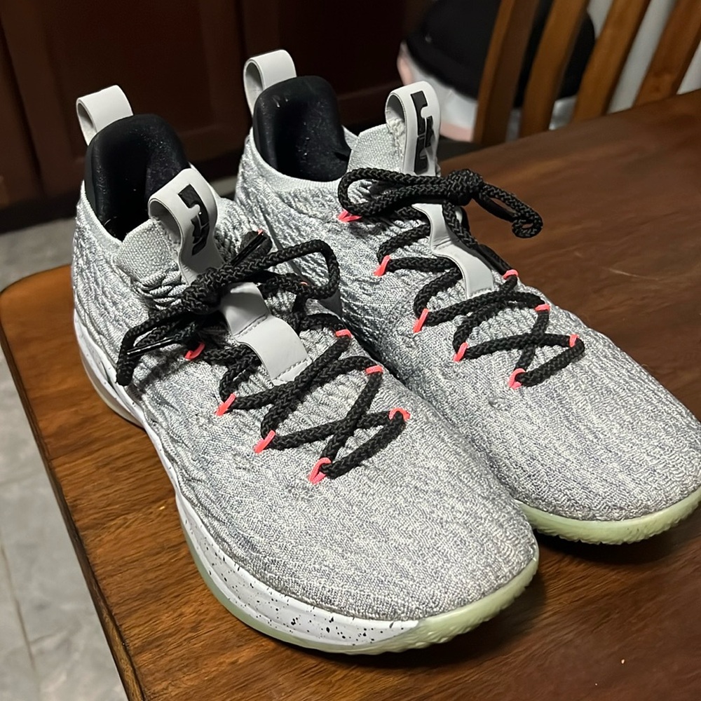 Lebron James Low sneaker XV size 10